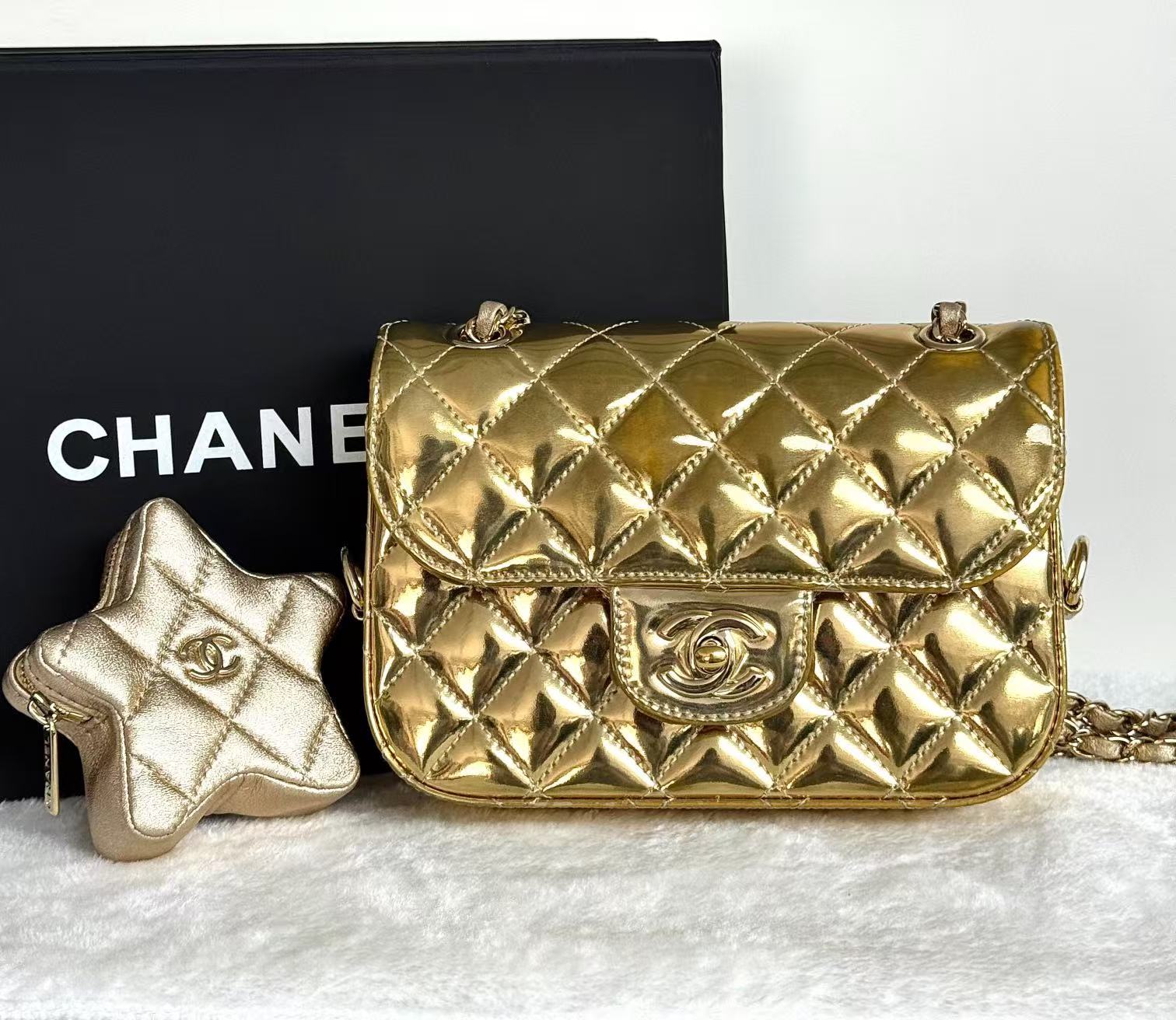 Chanel 24C Gold Patent Leather Quilted Star Bag Size 19.5cm