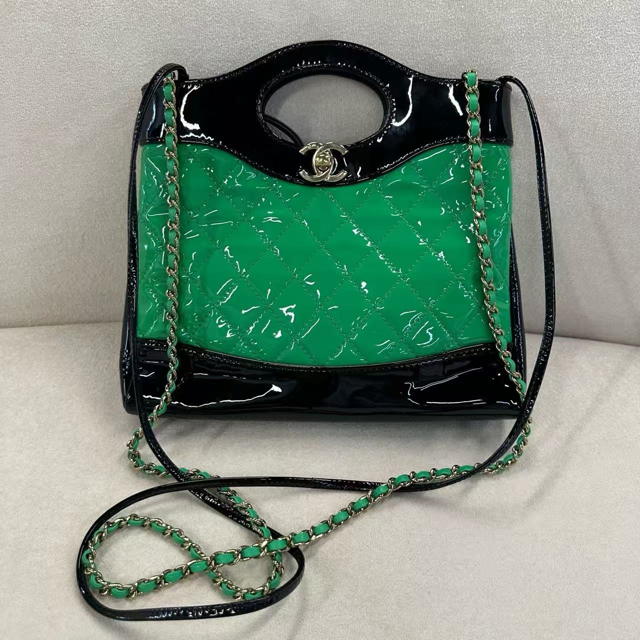 Chanel 31 Bag Green & Black Waxed Leather Chip Version Chain Shoulder Crossbody Bag Size 23×10×20cm