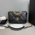 Chanel 19 Small Bag Black Caviar Leather with Gold Hardware Chip Version Size 25×17×8cm