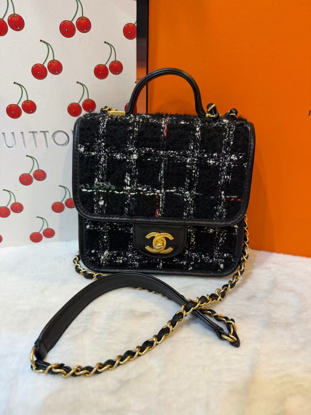 Chanel 22K Black Tweed Handle Messenger Bag Chip Version Size 17cm