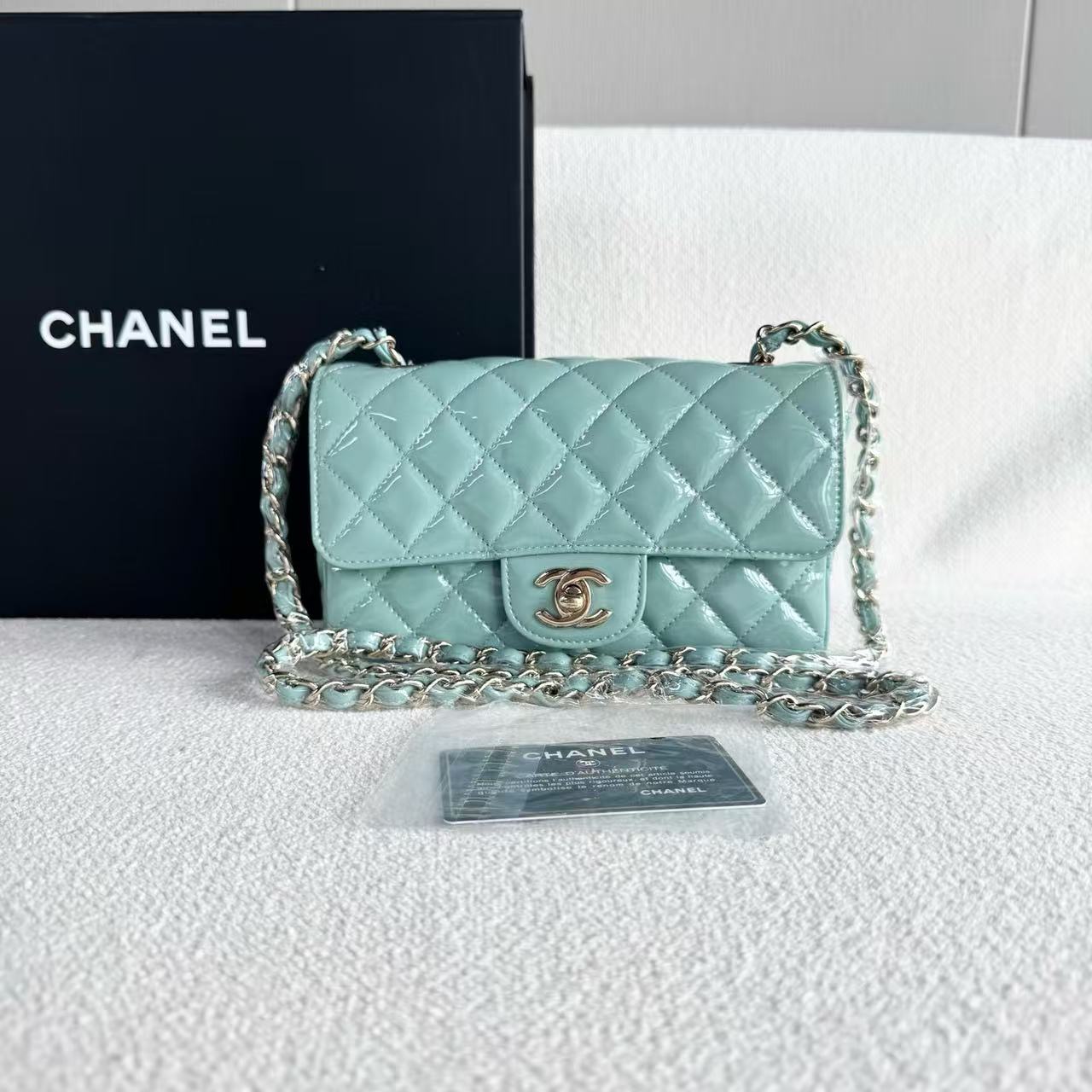 Chanel Classic Flap CF Large Mini Aqua Blue Patent Leather with Gold Hardware 29 Series with Card Size 20×12×7cm