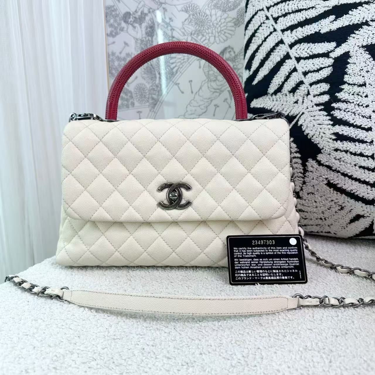 Chanel Coco Handle Medium Nata White Caviar Leather with Aged Silver Hardware & Red Lizard Handle Size 28×16cm 23 Series with Strap & Card