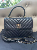 Chanel Trendy CC Small V-Quilted Chain Bag Black Lambskin with Gold Hardware Size 25×17×12cm