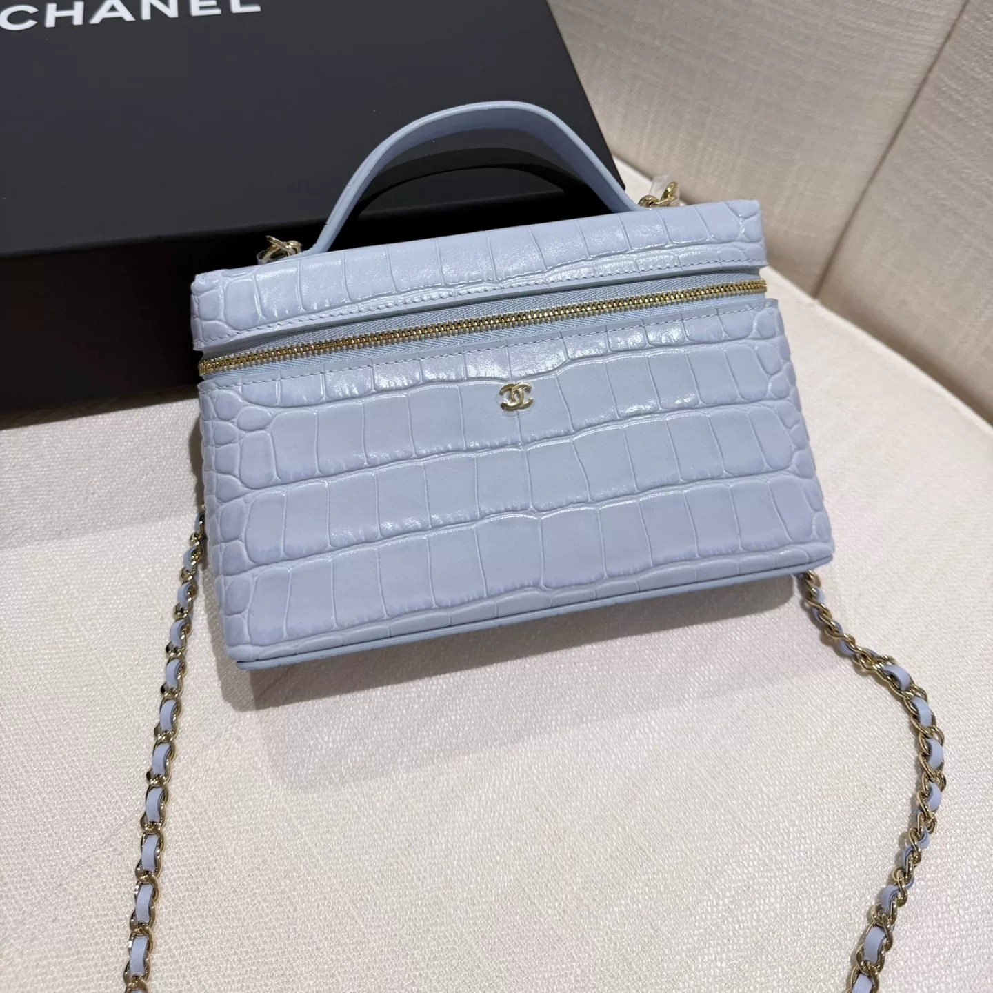 Chanel 26B Pre-Fall/Winter Limited Edition Vanity Case Bag