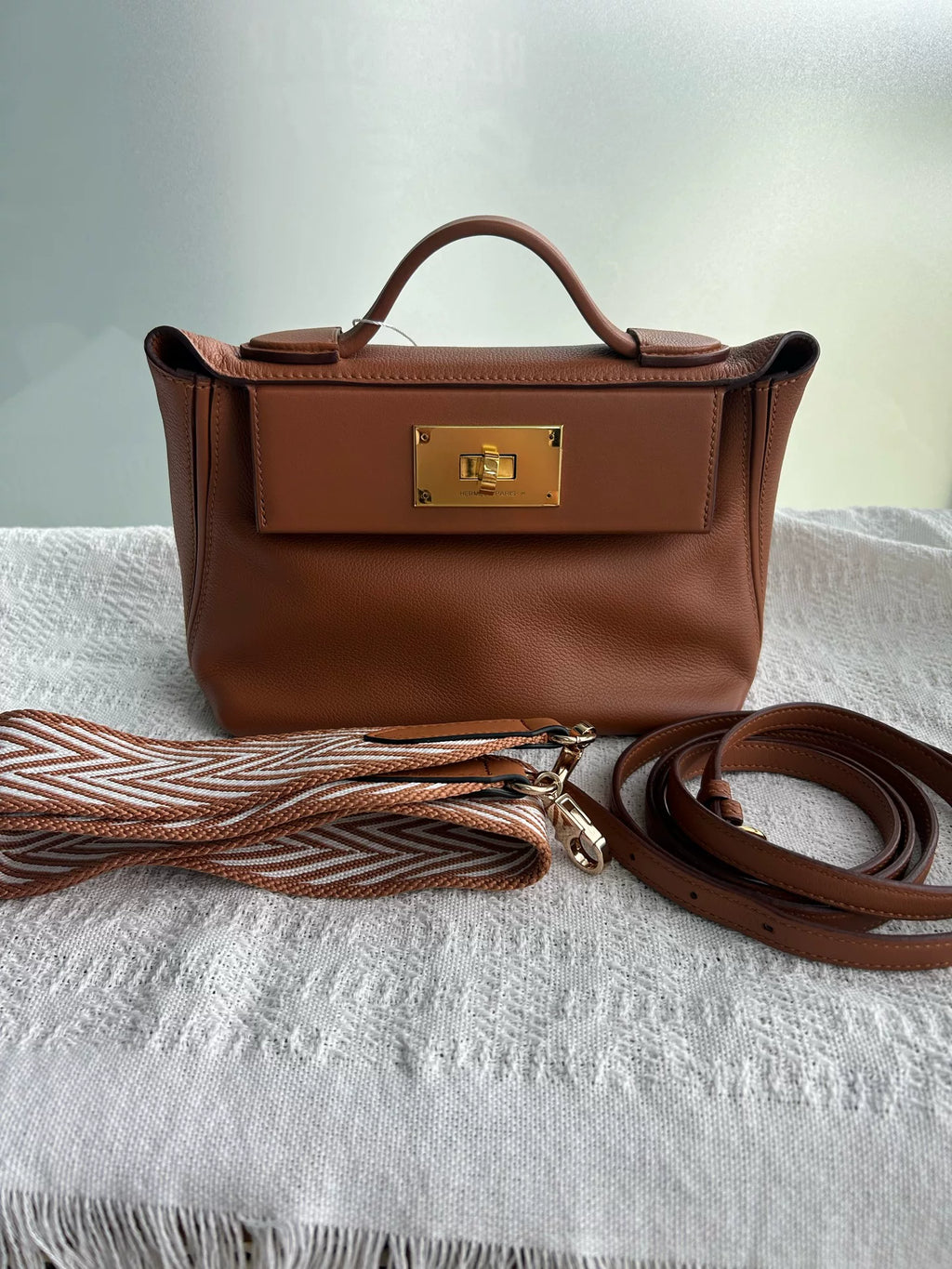 Hermes 2424 金棕金扣 Z刻 单肩斜挎包
