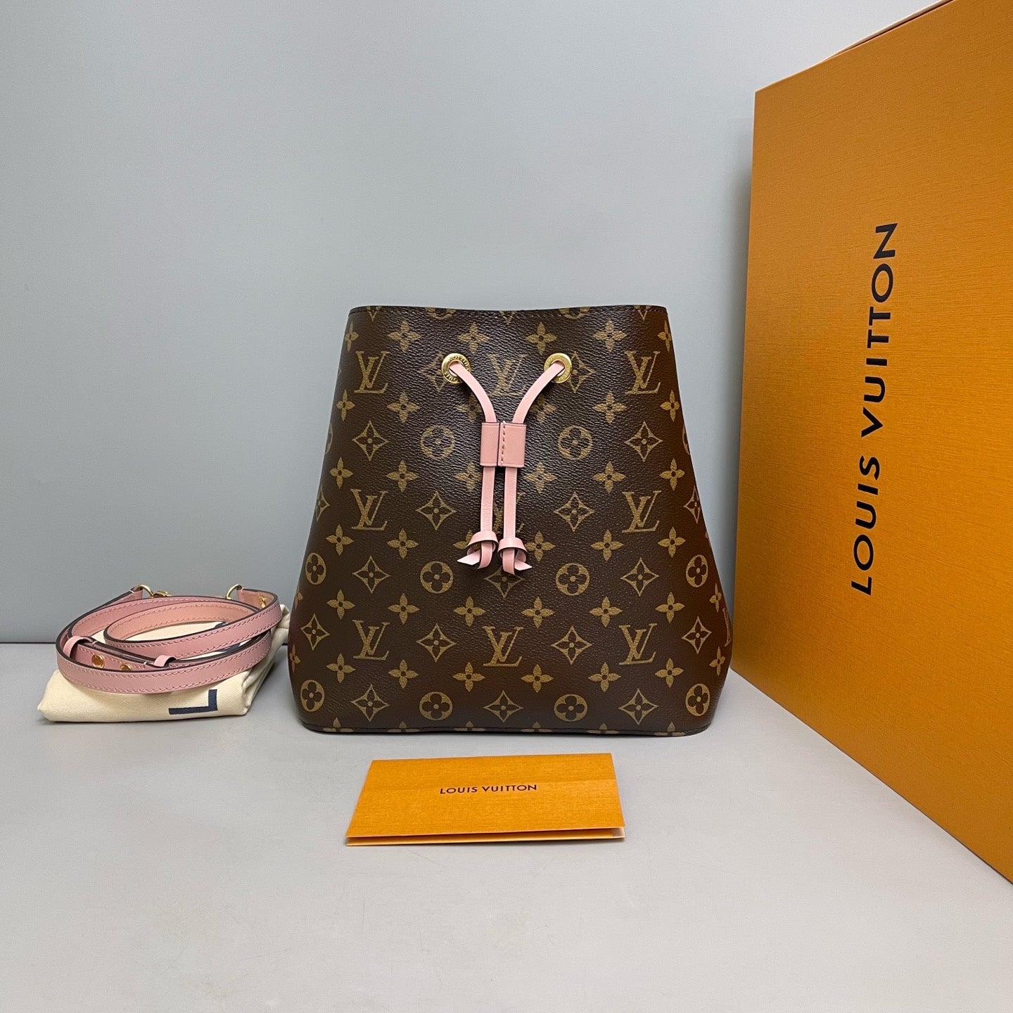 Louis Vuitton NeoNoe MM Bucket Bag