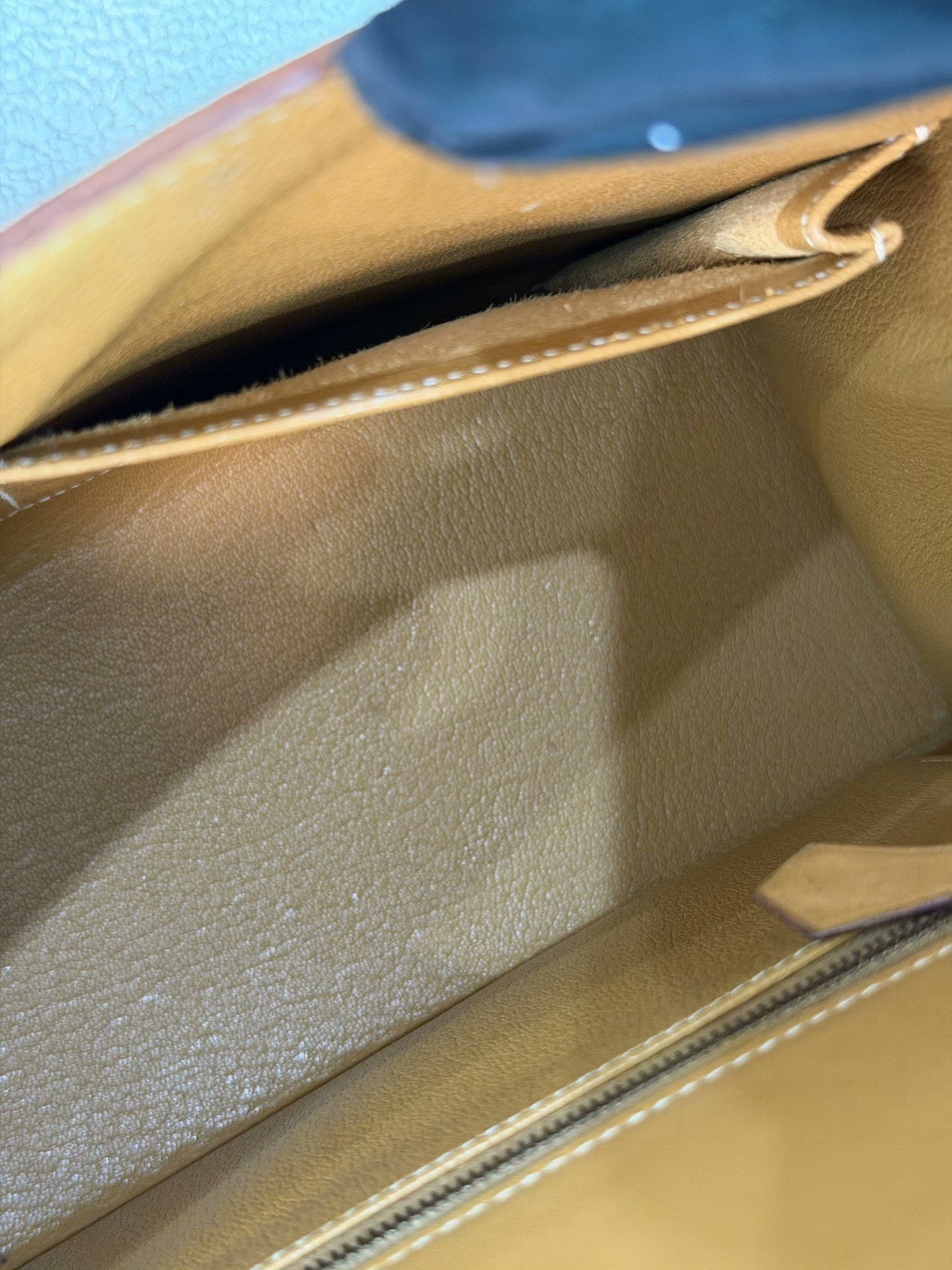 Hermès kelly 28 gold brown saddle with unmarked steel stamp