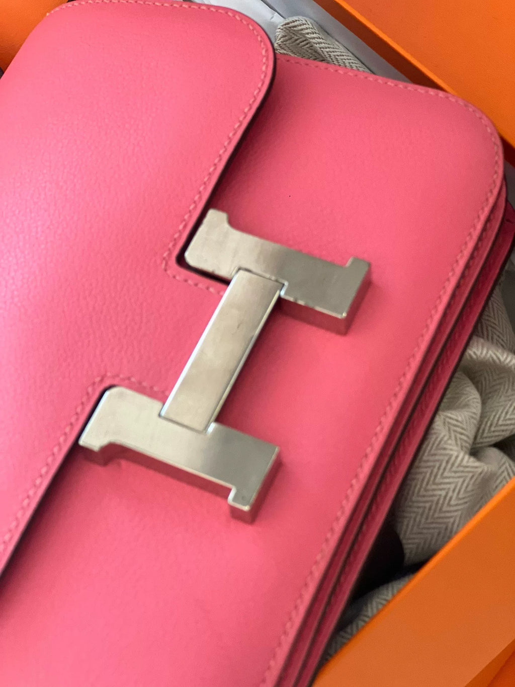 Hermès Mini Constance 19 Bag