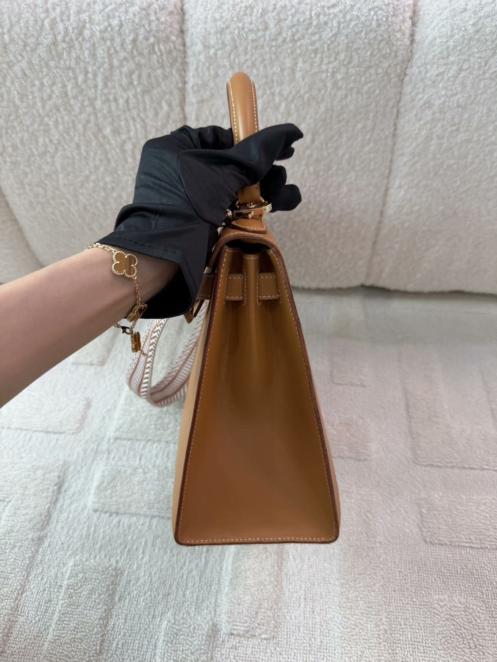 Hermès kelly 28 gold brown saddle with unmarked steel stamp