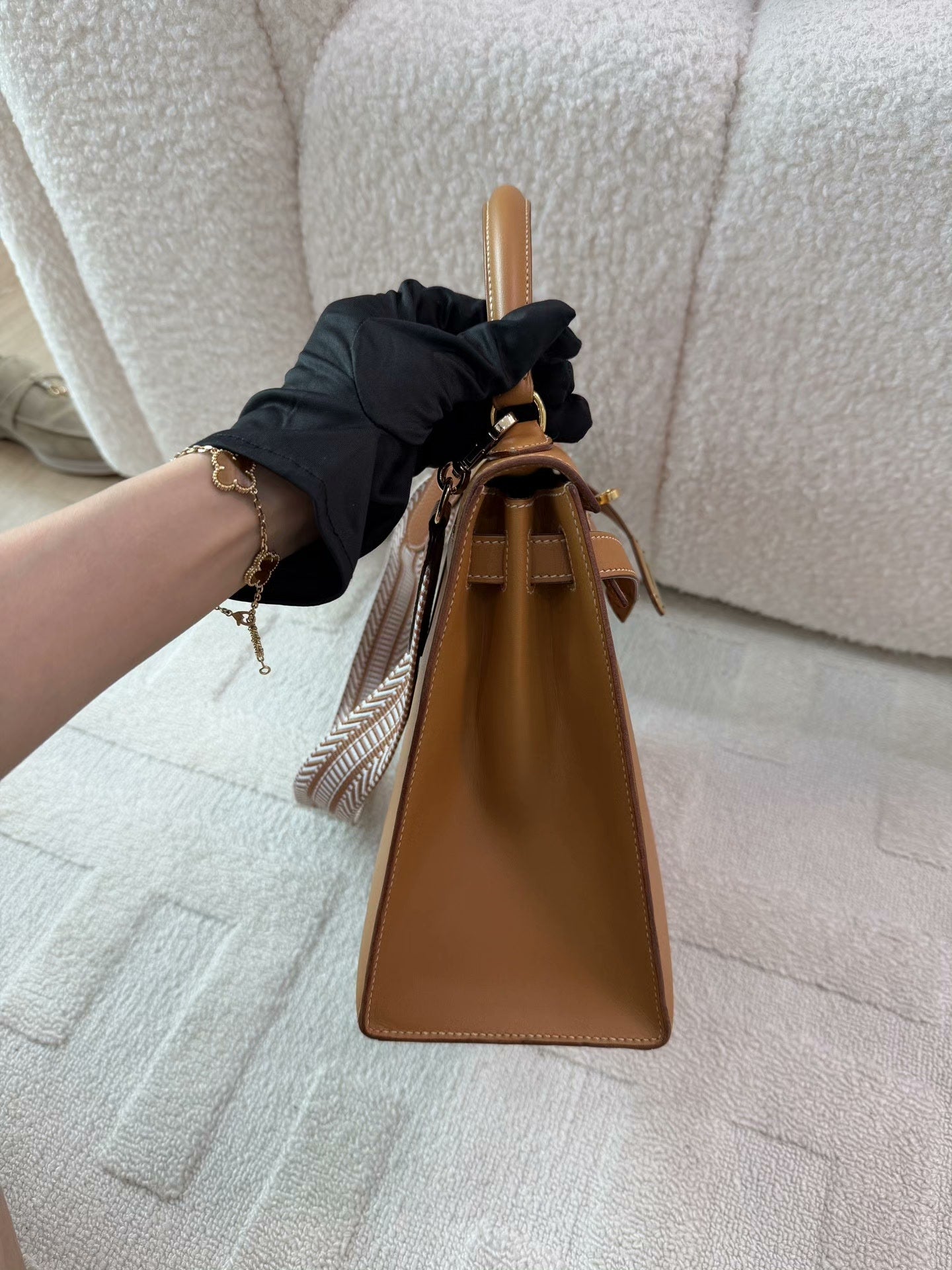 Hermès kelly 28 gold brown saddle with unmarked steel stamp