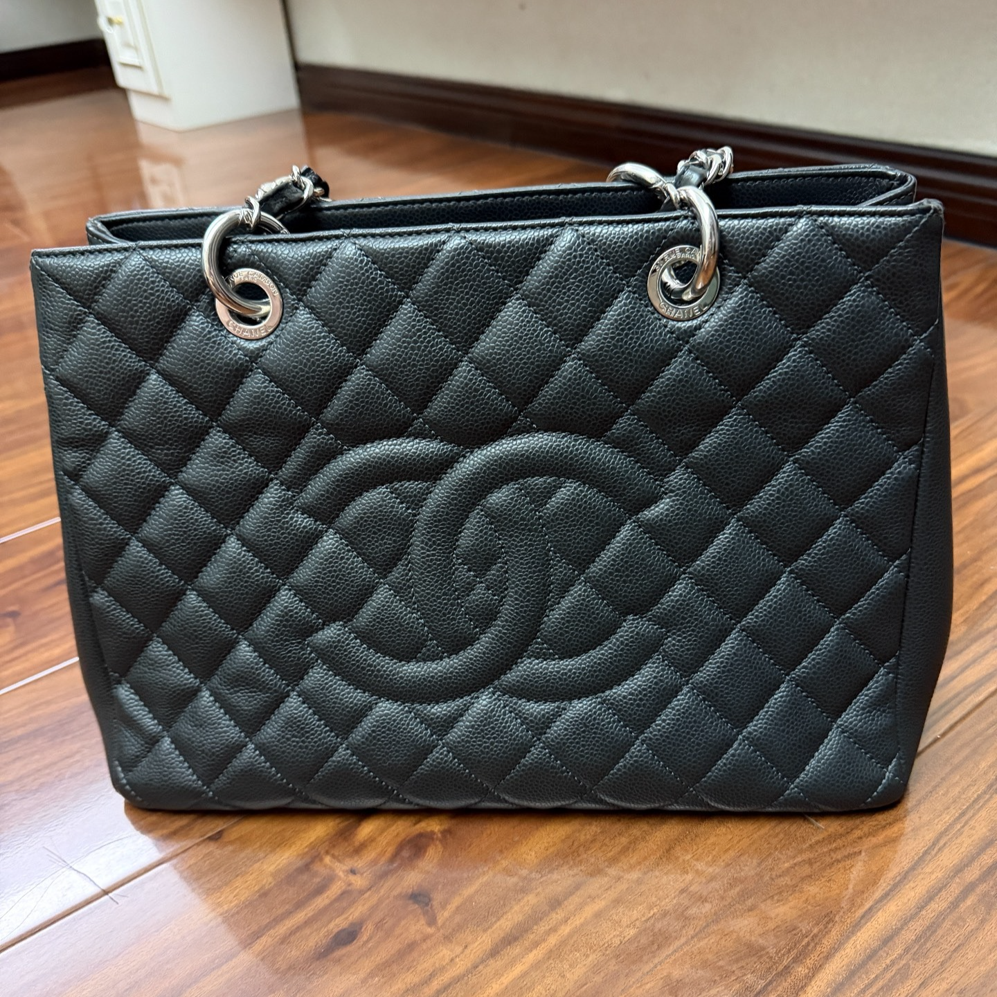 Chanel GST Tote Bag (Medium)