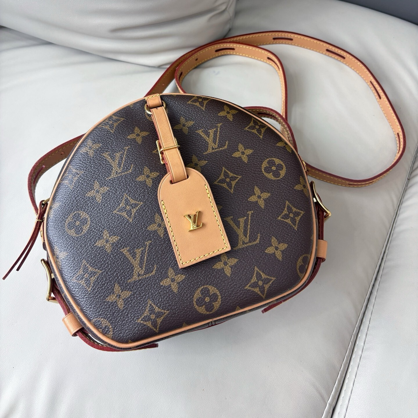 Louis Vuitton Round Bag (Monogram)