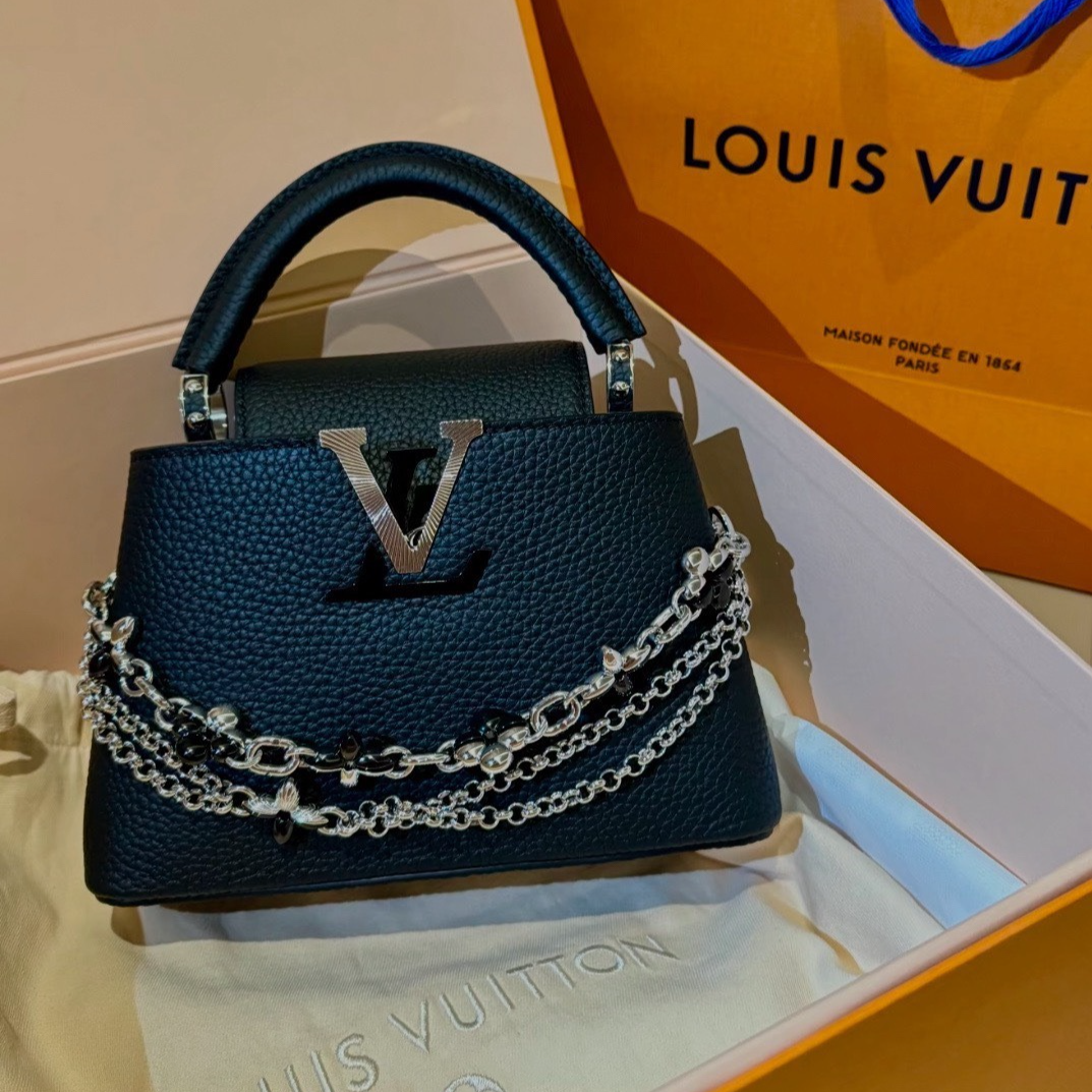 Louis Vuitton Capucines Mini Bag
