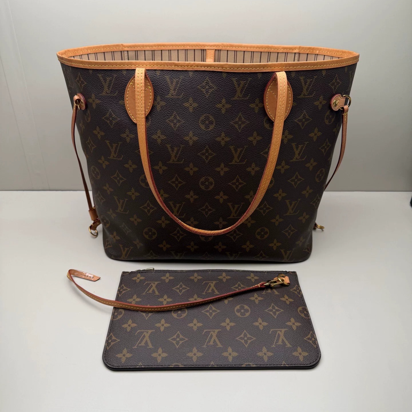 Louis Vuitton Neverfull MM Tote Bag